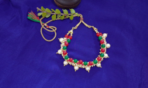 GREEN,RED GLASS BEADS NECKLACE